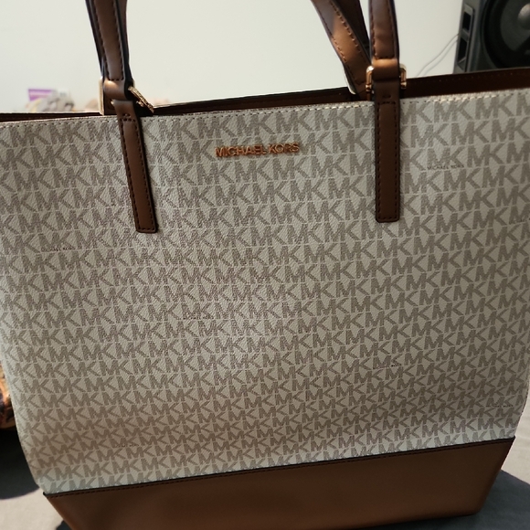 Michael Kors Tan and Brown Signature Tote - Picture 1 of 1